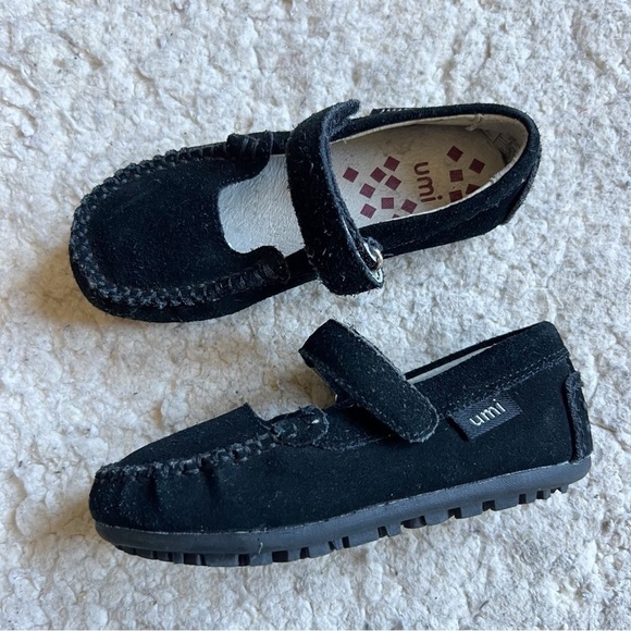 Umi: Moraine Black Suede Exposed Stitching Rubber Sole Mary Janes Sz 8 - Picture 1 of 11